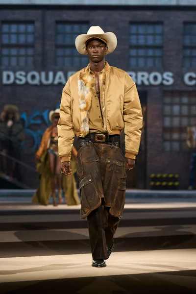 Look 9